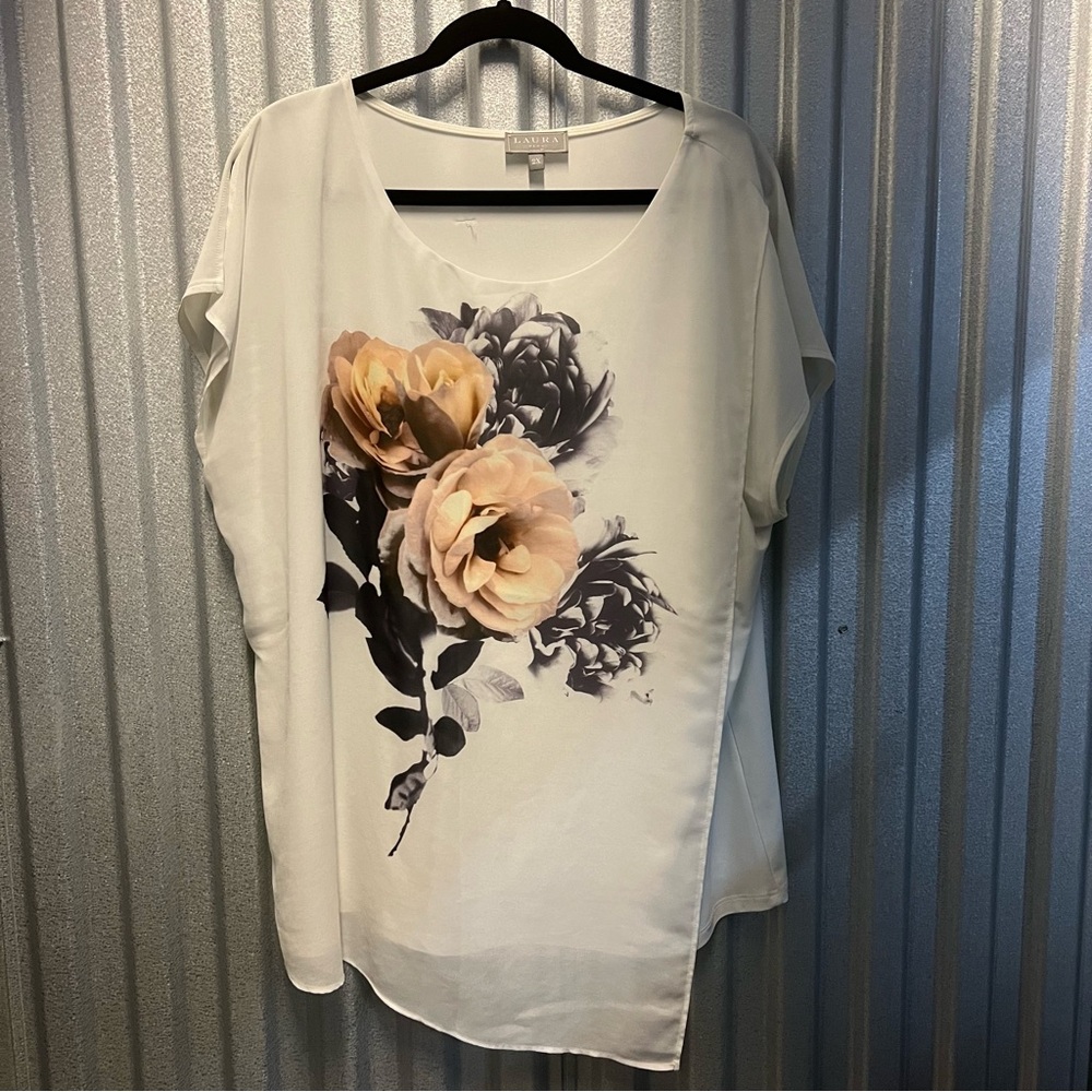 Laura T-shirt blouse sheer front and stretch back white with floral prin… - Picture 2 of 10
